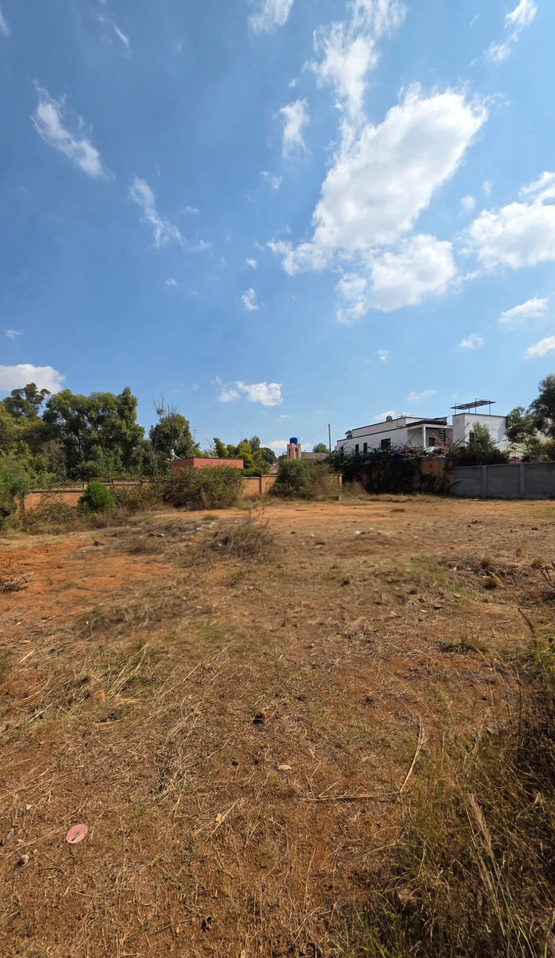 TERRAIN PLAT DE 725 m² — IVATO