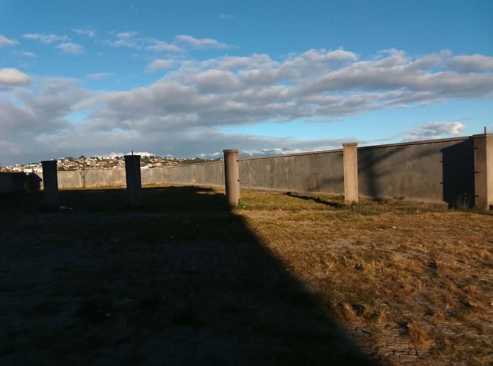 OPPORTUNITÉ FONCIÈRE RARE À ANKADINDRATOMBO — photo 1