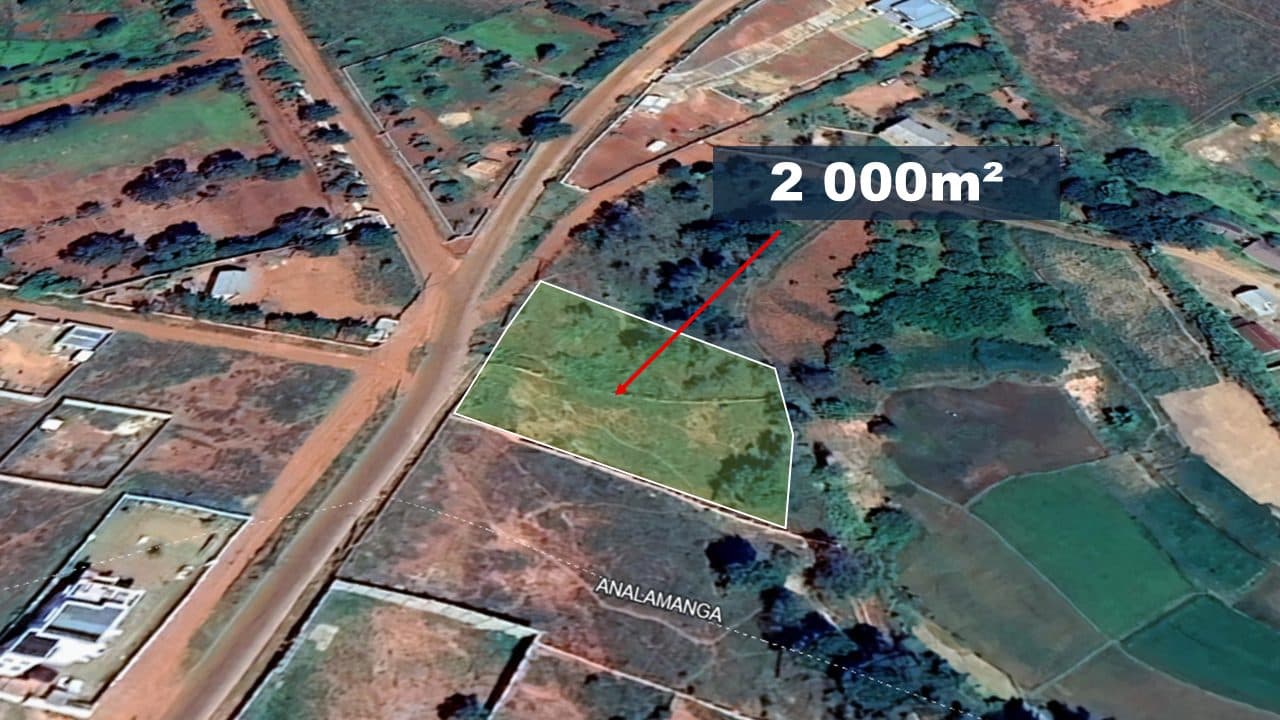 Terrain d’exception 2 000 m² – Bord de route pavée à Vontovorona
