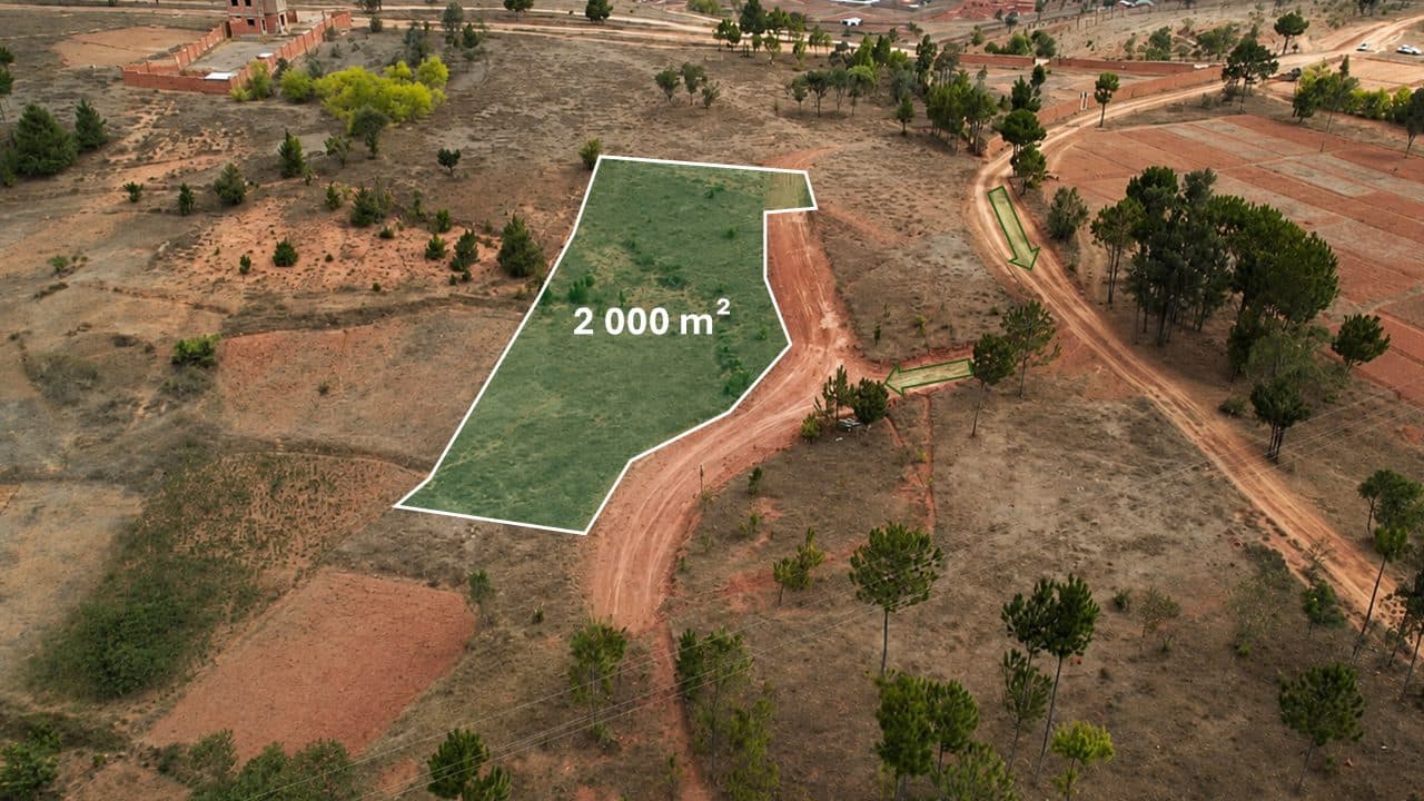 Terrain de 2 000 m² à vendre à Imerintsiatosika – Beronono — photo 1